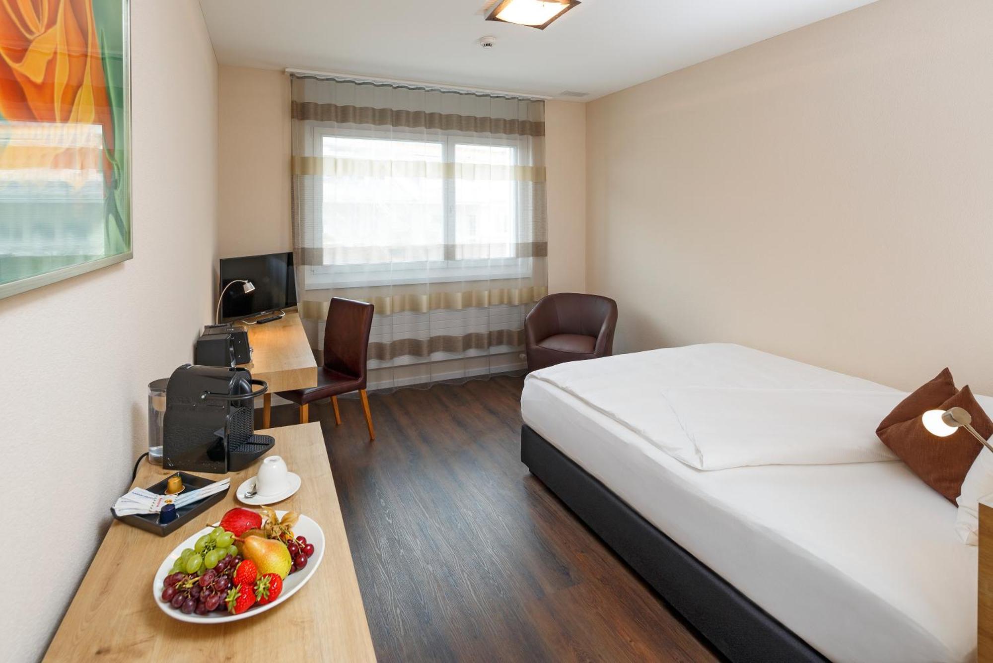 Villmergen Swiss Quality Hotel Exterior photo